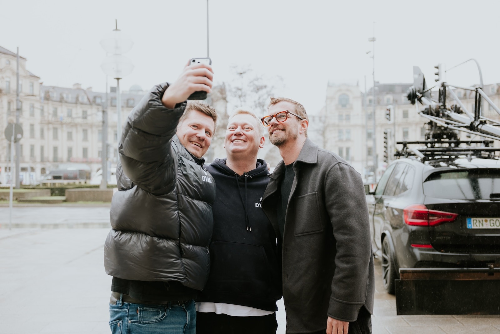 Jens Knossalla, Joko Winterscheidt und Dustin Burchart bei Knossi meets powered by DVAG